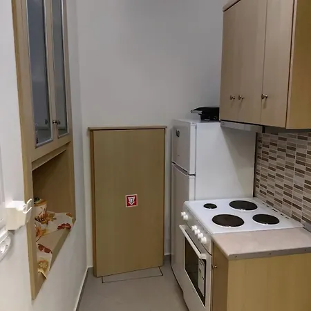 Grandma's House アパート シミ